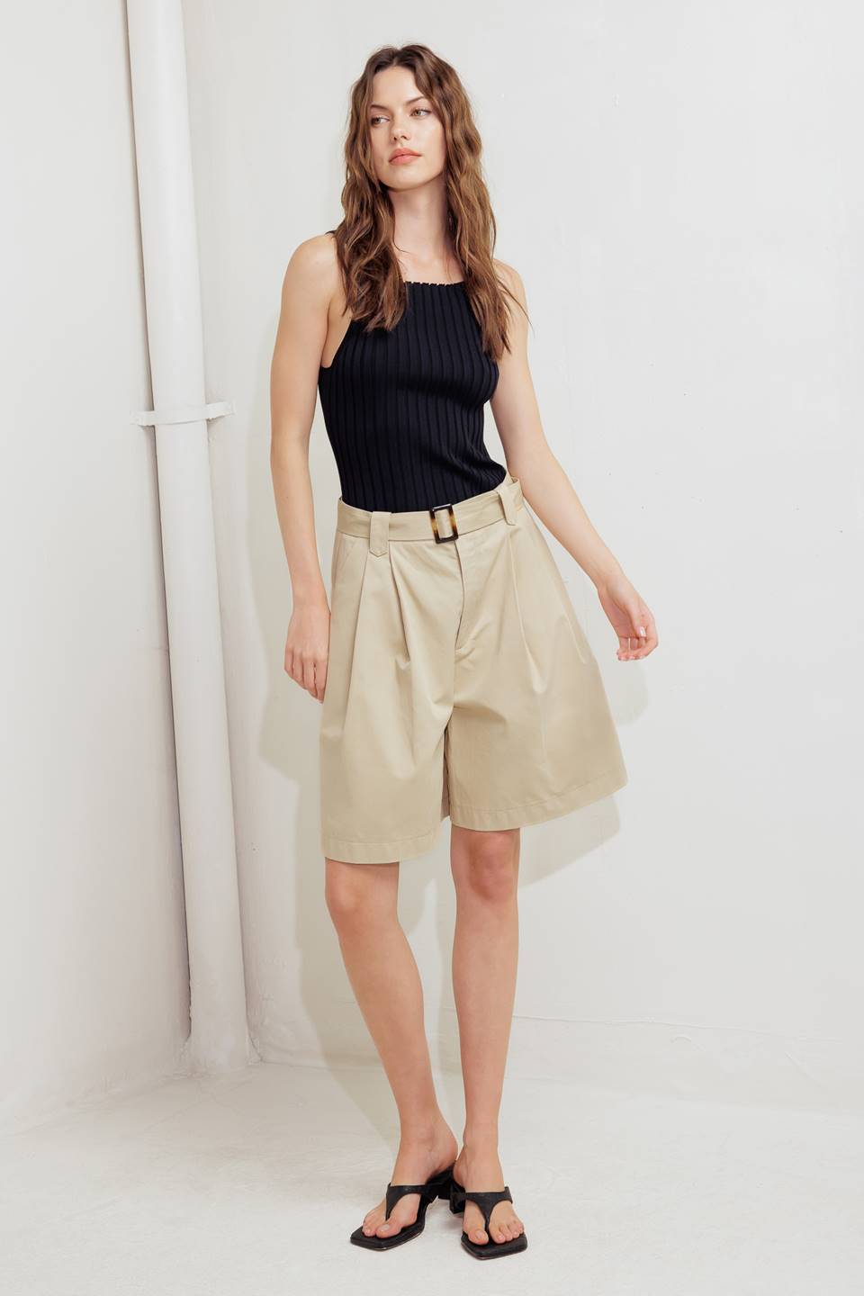 MODERN VOYAGER WOVEN BERMUDA SHORT