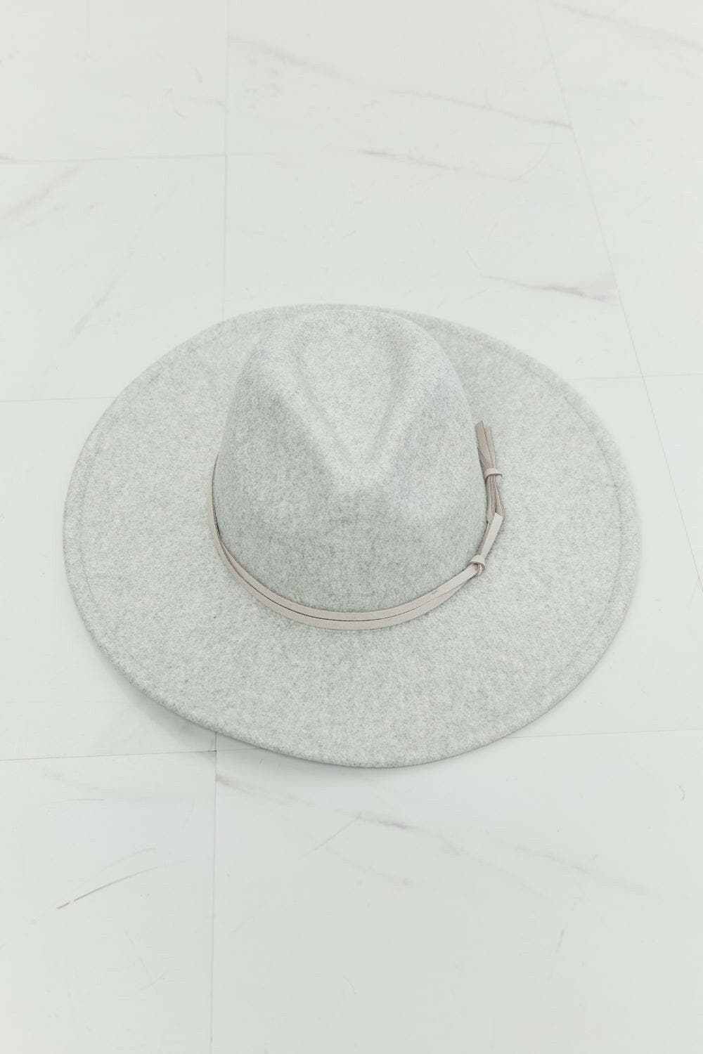 T-Shirts Trendsi TIKTOK - Fame fedora hat in light grey