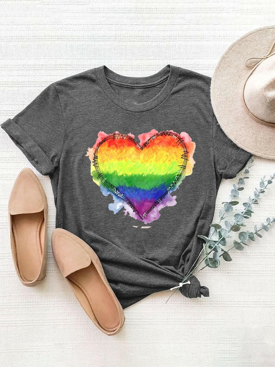 T-Shirts Trendsi Heart Graphic Tee Women's Casual Round Neck Comfort Top