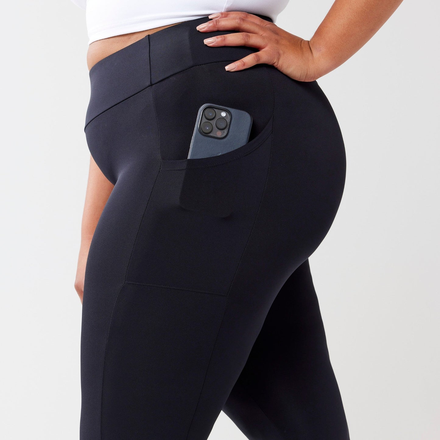 Risea - High-Rise with Pocket Leggings - Black