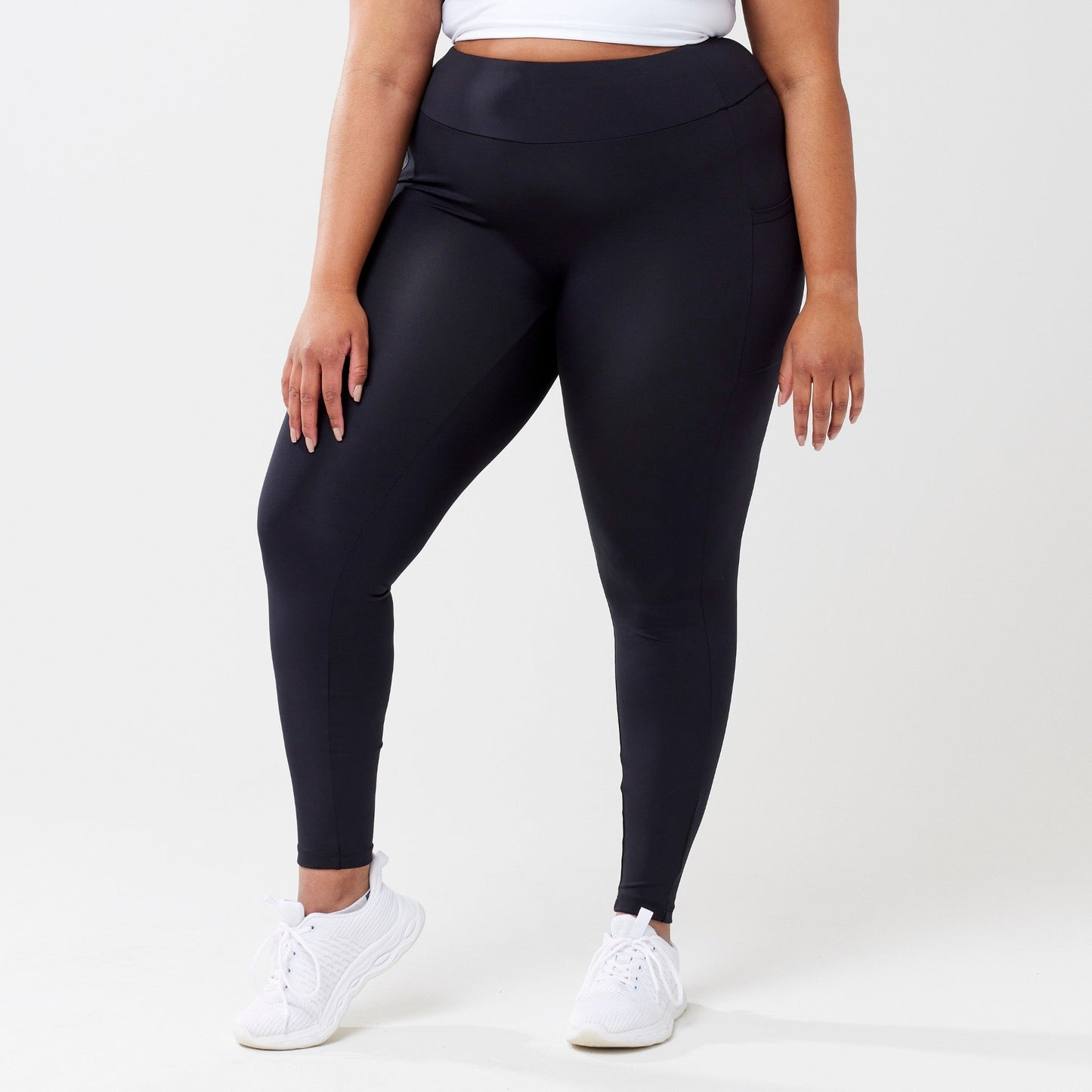 Risea - High-Rise with Pocket Leggings - Black