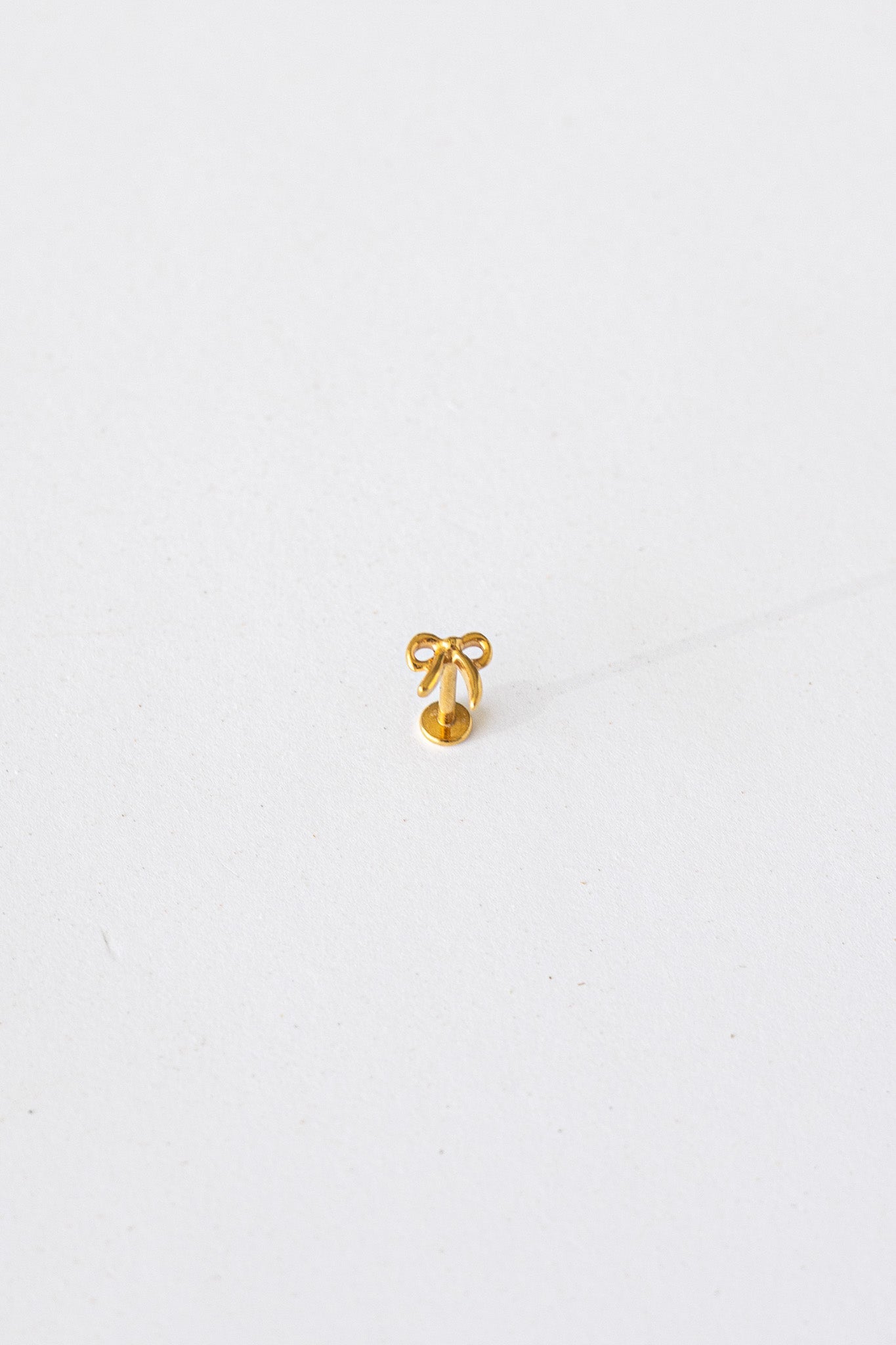 Bow Flat Back Stud