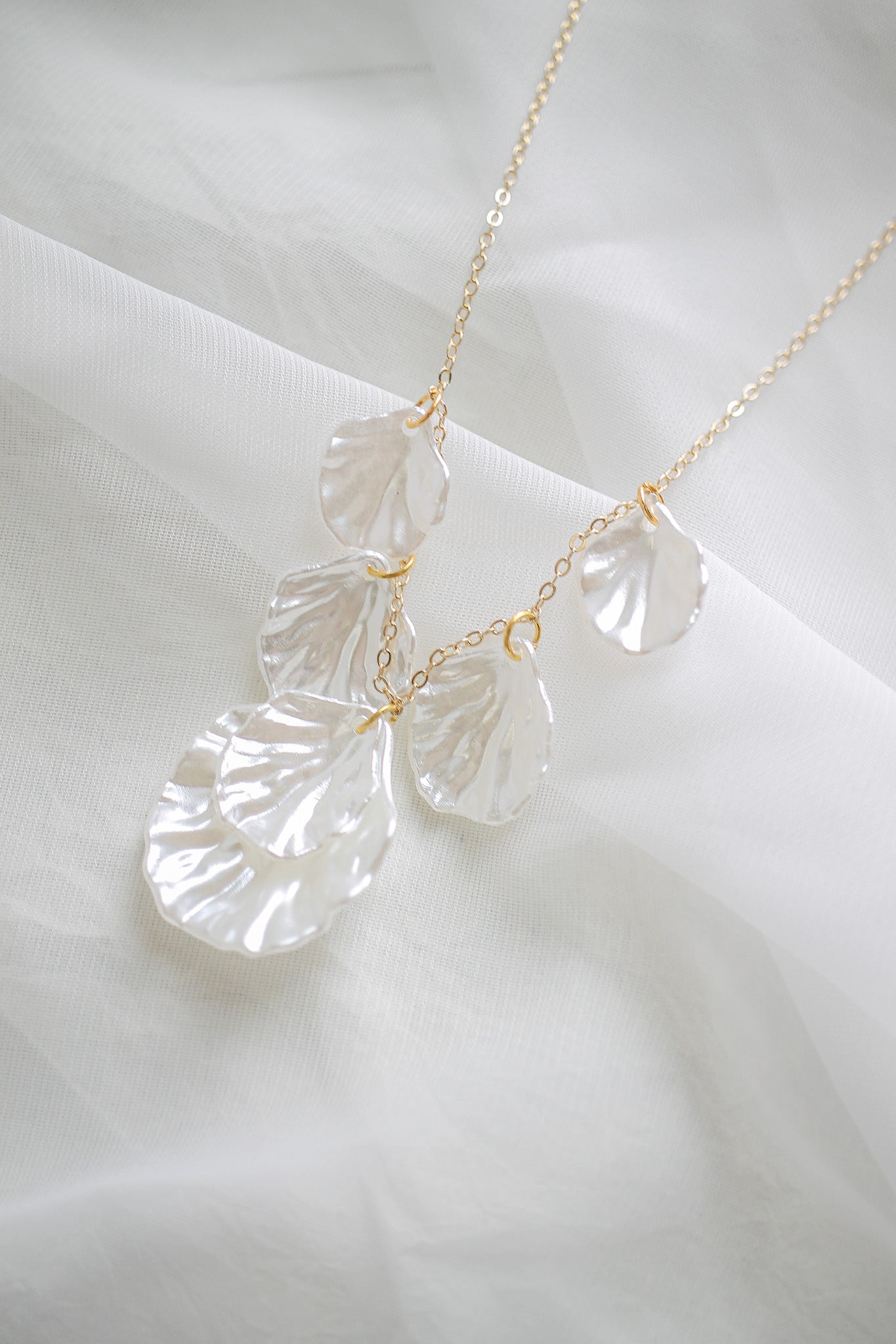 Aquamarine Necklace in Shell