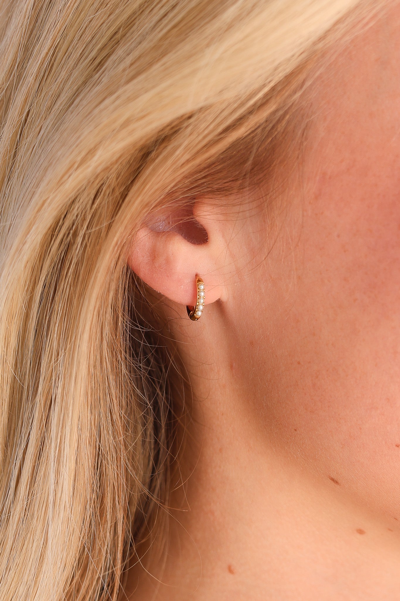 Pearl Micro Hoop