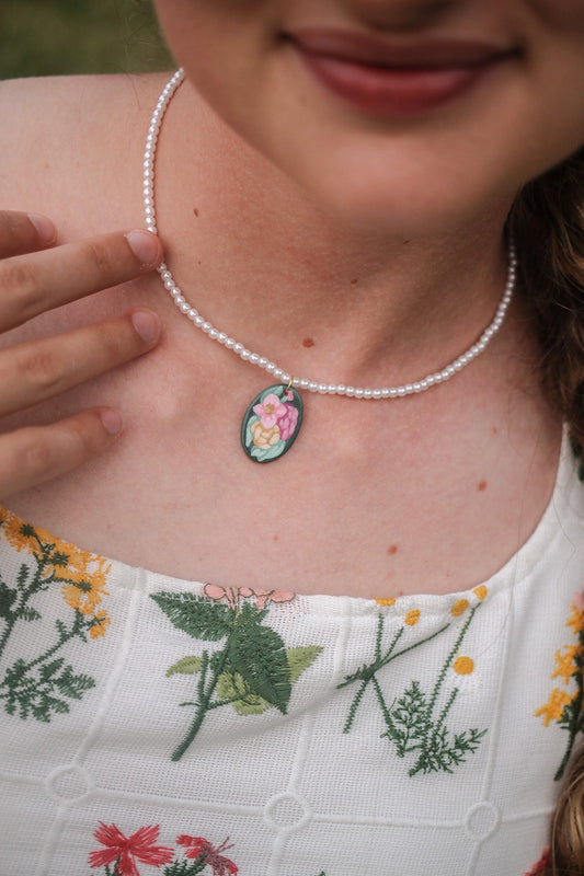 Isabella Necklace in Evergreen