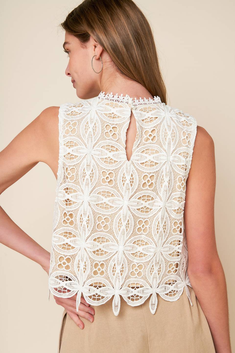 MEMORABLE FLIRT WOVEN LACE TOP