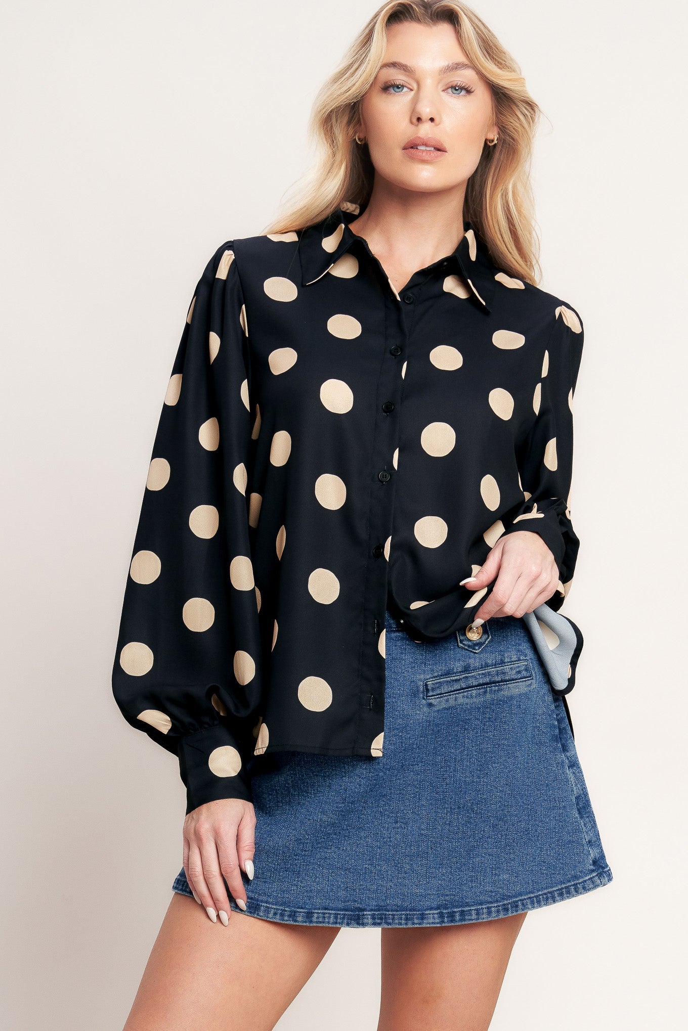 URBAN CIRCLES WOVEN TOP