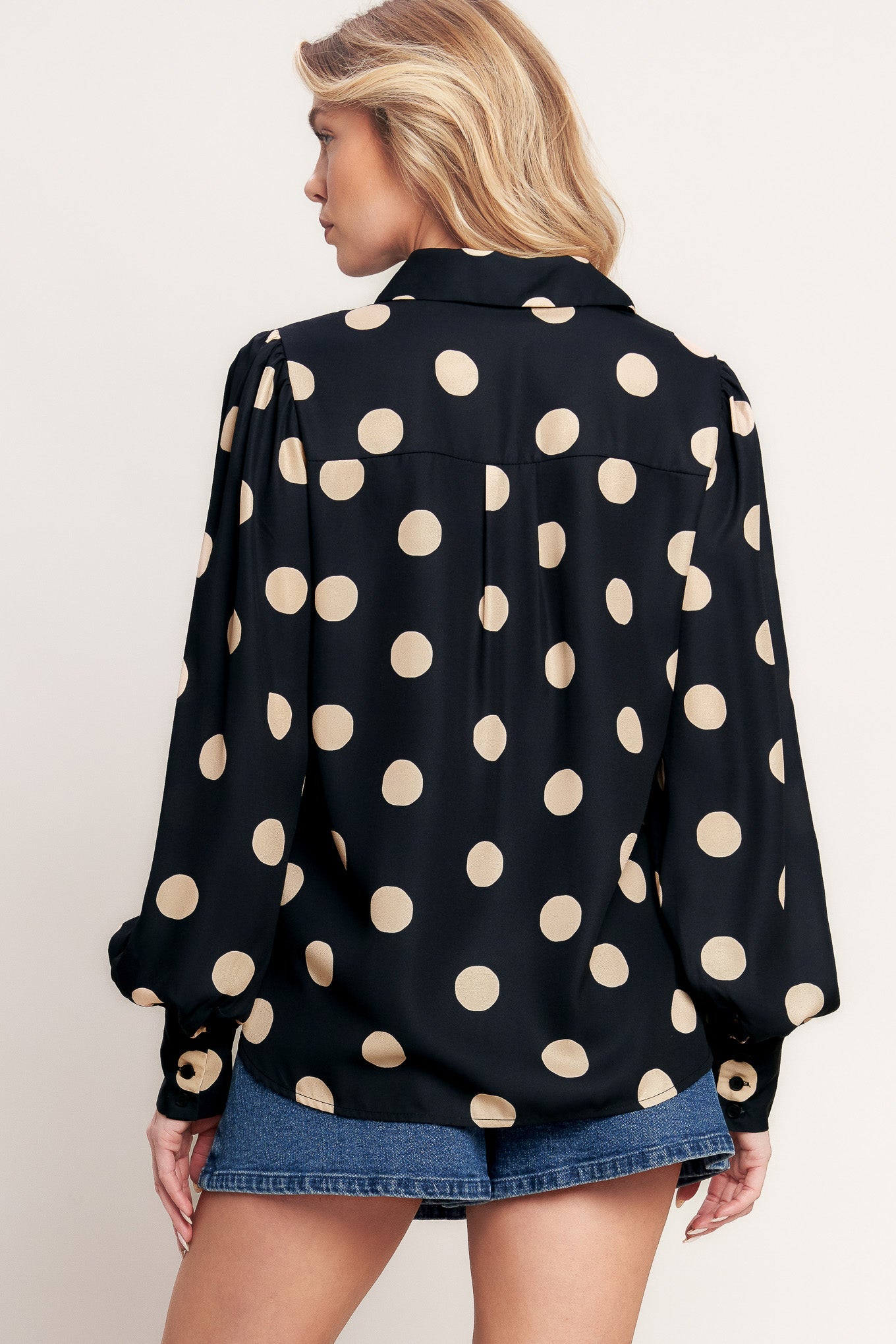 URBAN CIRCLES WOVEN TOP