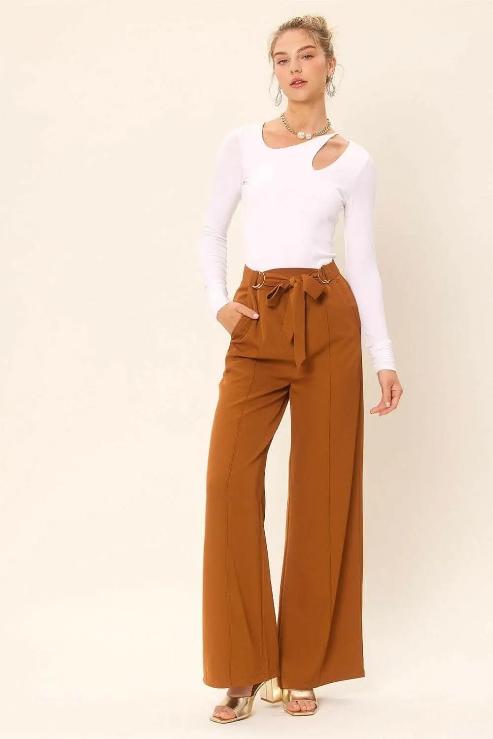 T-Shirts Trendsi usa - Idem Ditto Front Cut Out Long Sleeve Knit Top