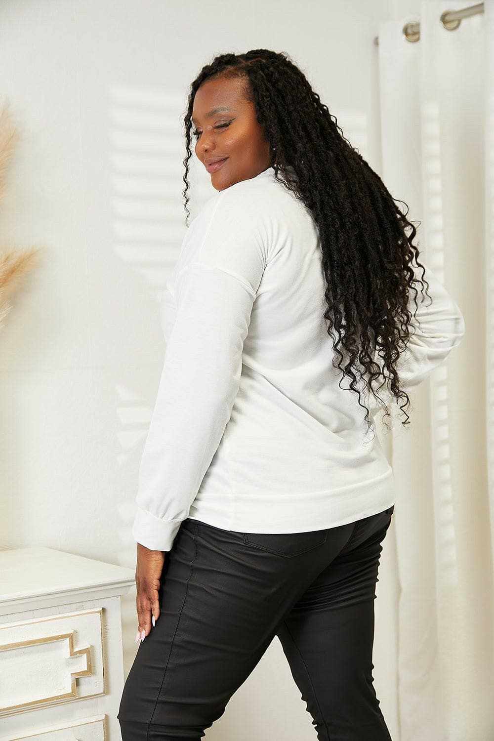 T-Shirts Trendsi TIKTOK - Love graphic sweatshirt - comfy style