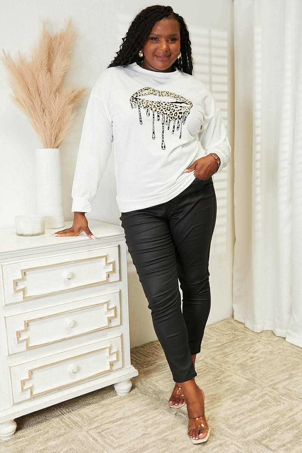 T-Shirts Trendsi TIKTOK - Love graphic sweatshirt - comfy style
