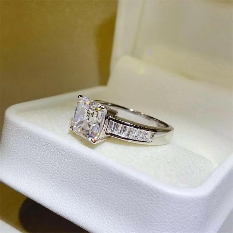 T-Shirts Trendsi just arrived - Luxurious 3ct moissanite ring
