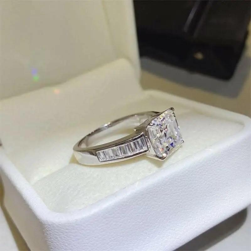 T-Shirts Trendsi just arrived - Luxurious 3ct moissanite ring