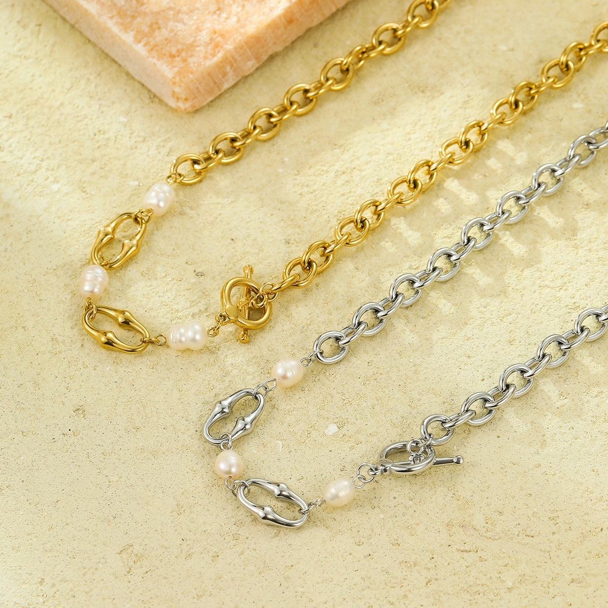 Stainless Steel Necklace Stitching Craft Inlaid Pearl Chain High Grade Clavicle Necklace for Women