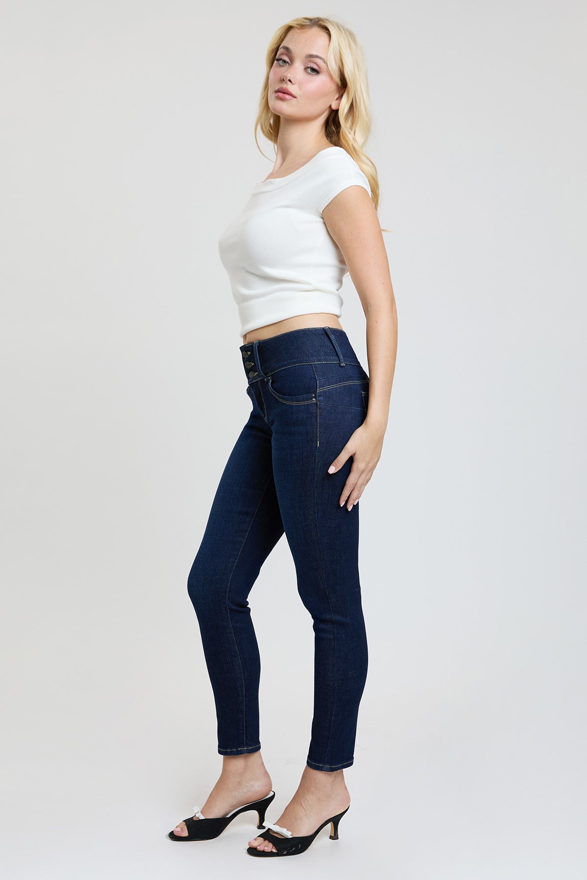 Women's Luxe Mid Rise 3-Button WannaBettaButt Skinny Jeans