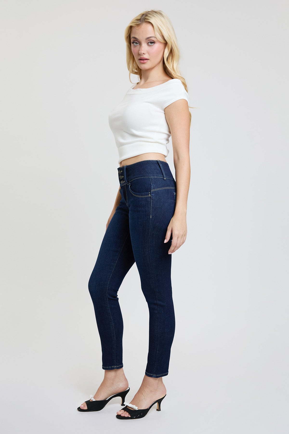Women's Luxe Mid Rise 3-Button WannaBettaButt Skinny Jeans