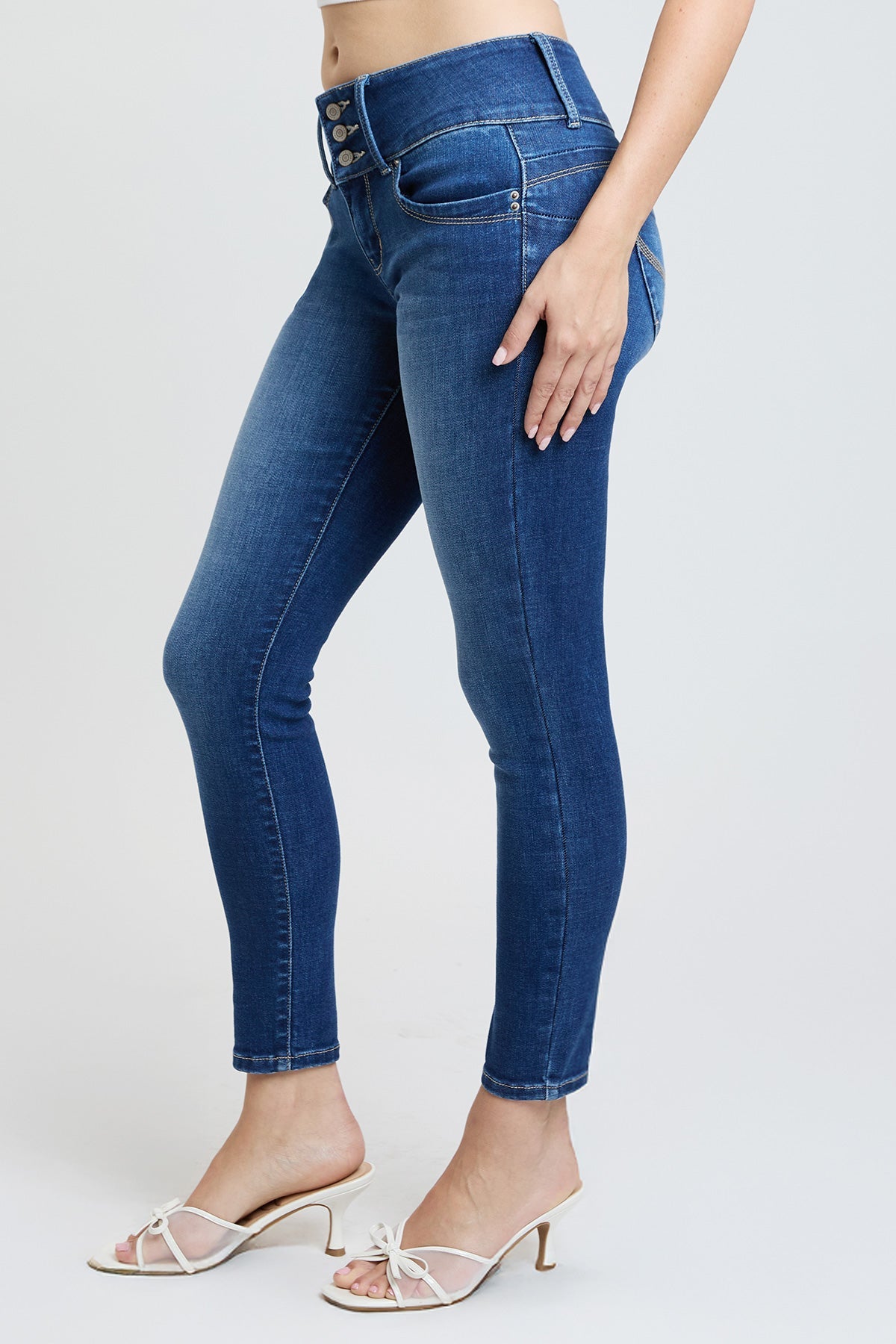 Women's Luxe Mid Rise 3-Button WannaBettaButt Skinny Jeans