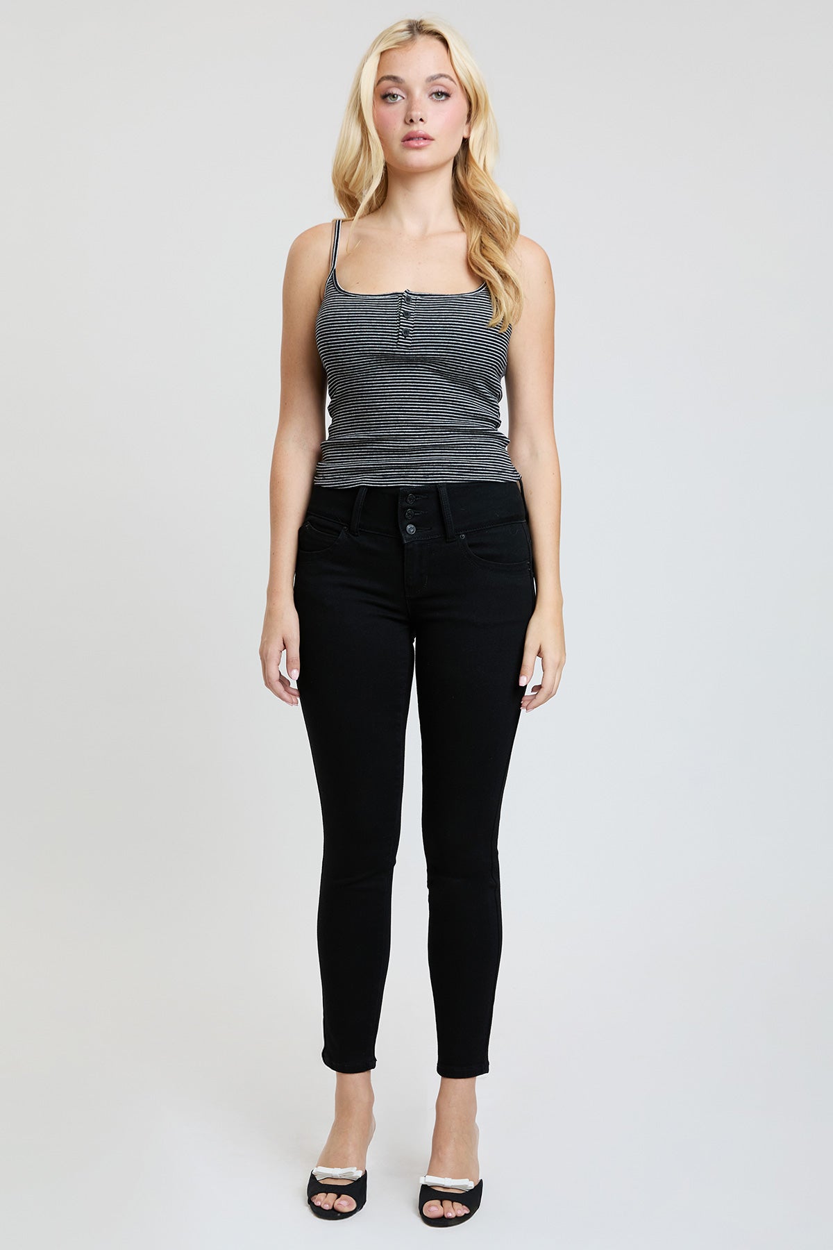 Women's Luxe Mid Rise 3-Button WannaBettaButt Skinny Jeans