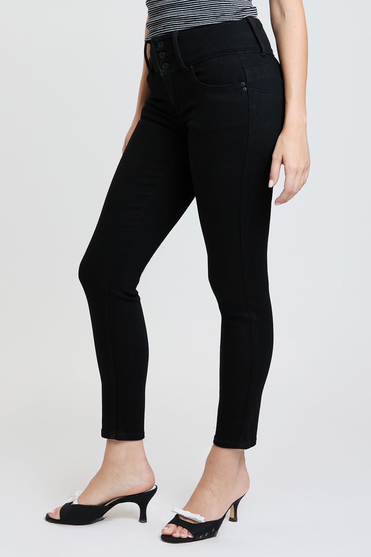 Women's Luxe Mid Rise 3-Button WannaBettaButt Skinny Jeans