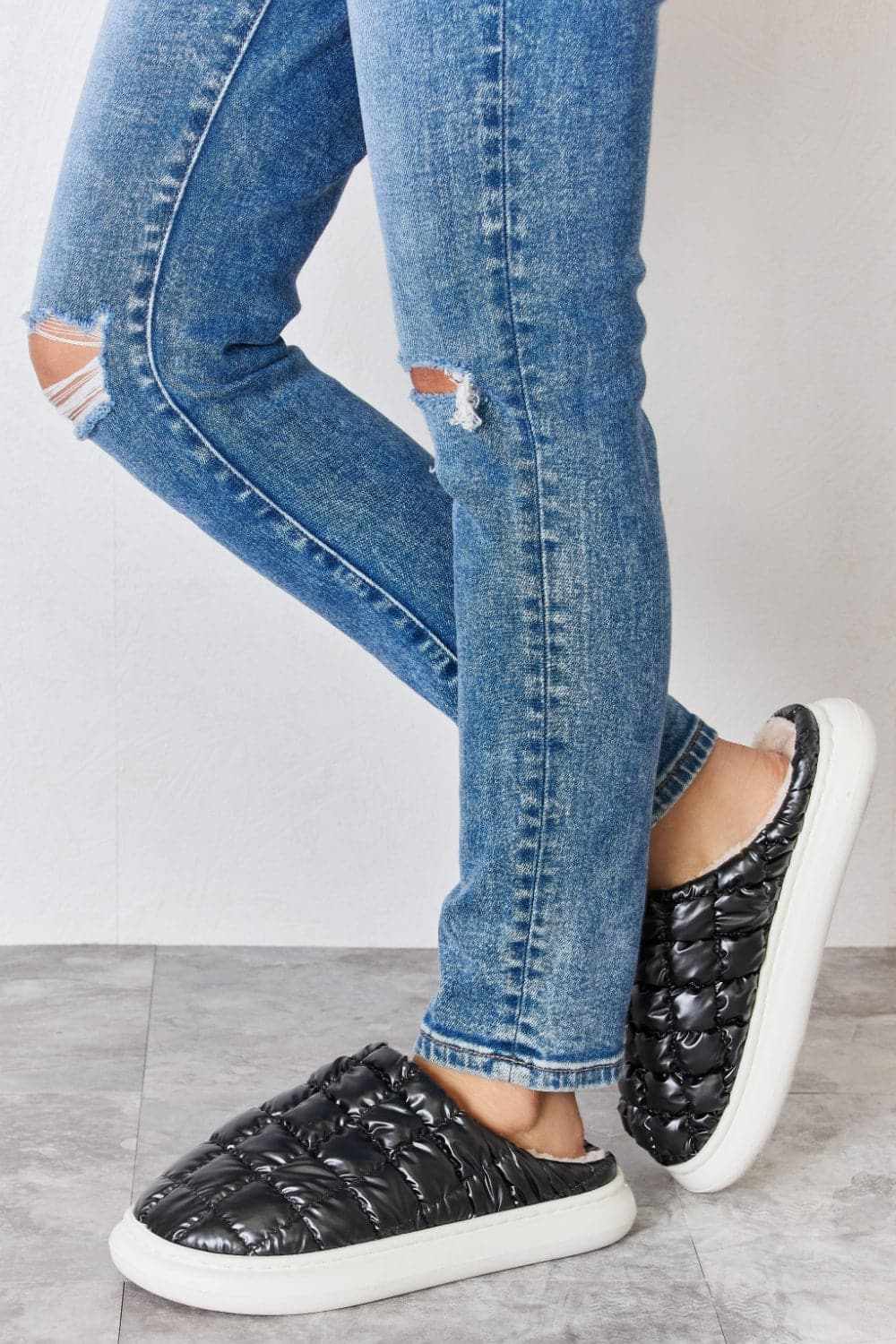 Shoes Trendsi Plush puffer slippers by melody
