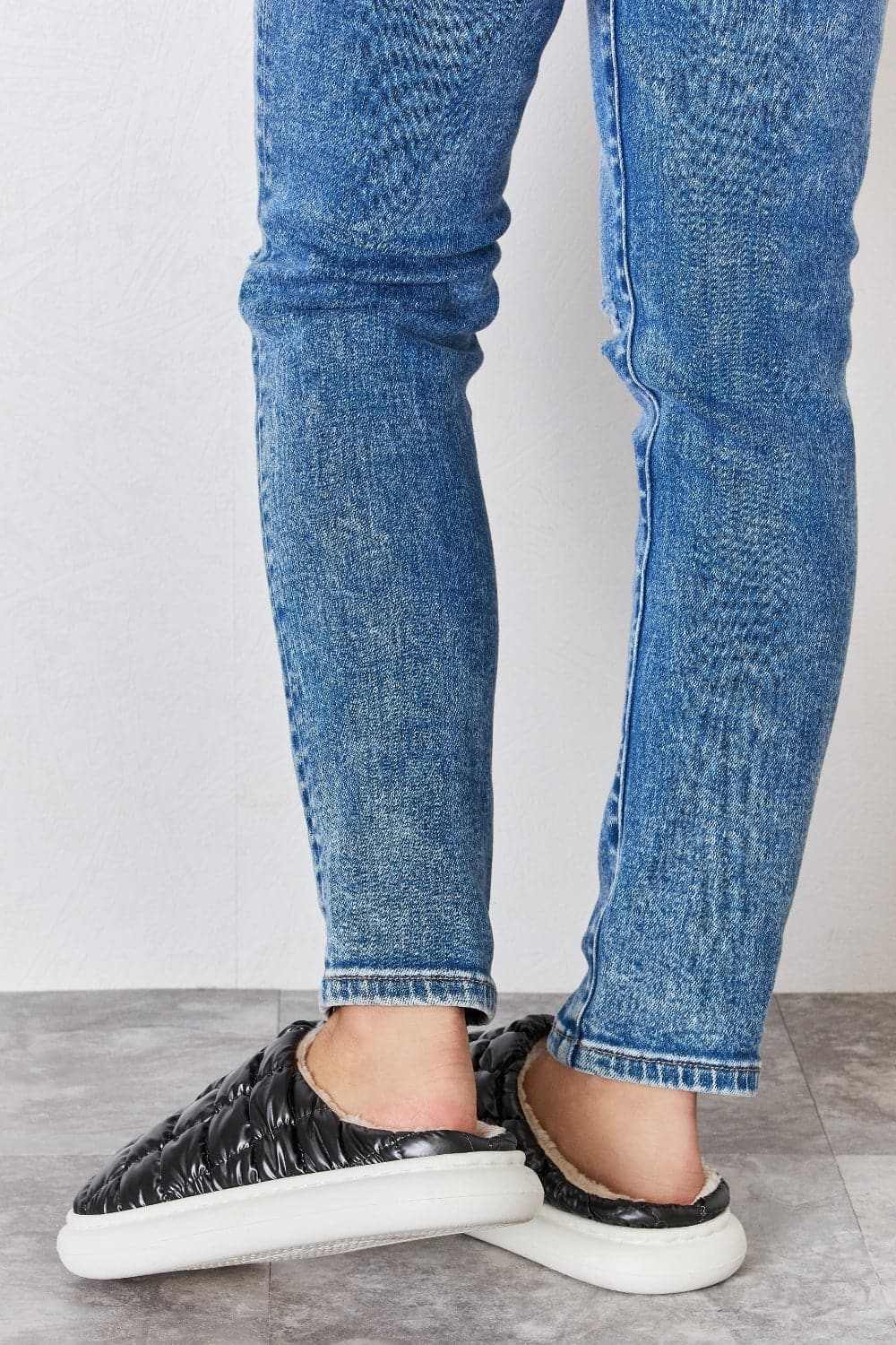 Shoes Trendsi Plush puffer slippers by melody