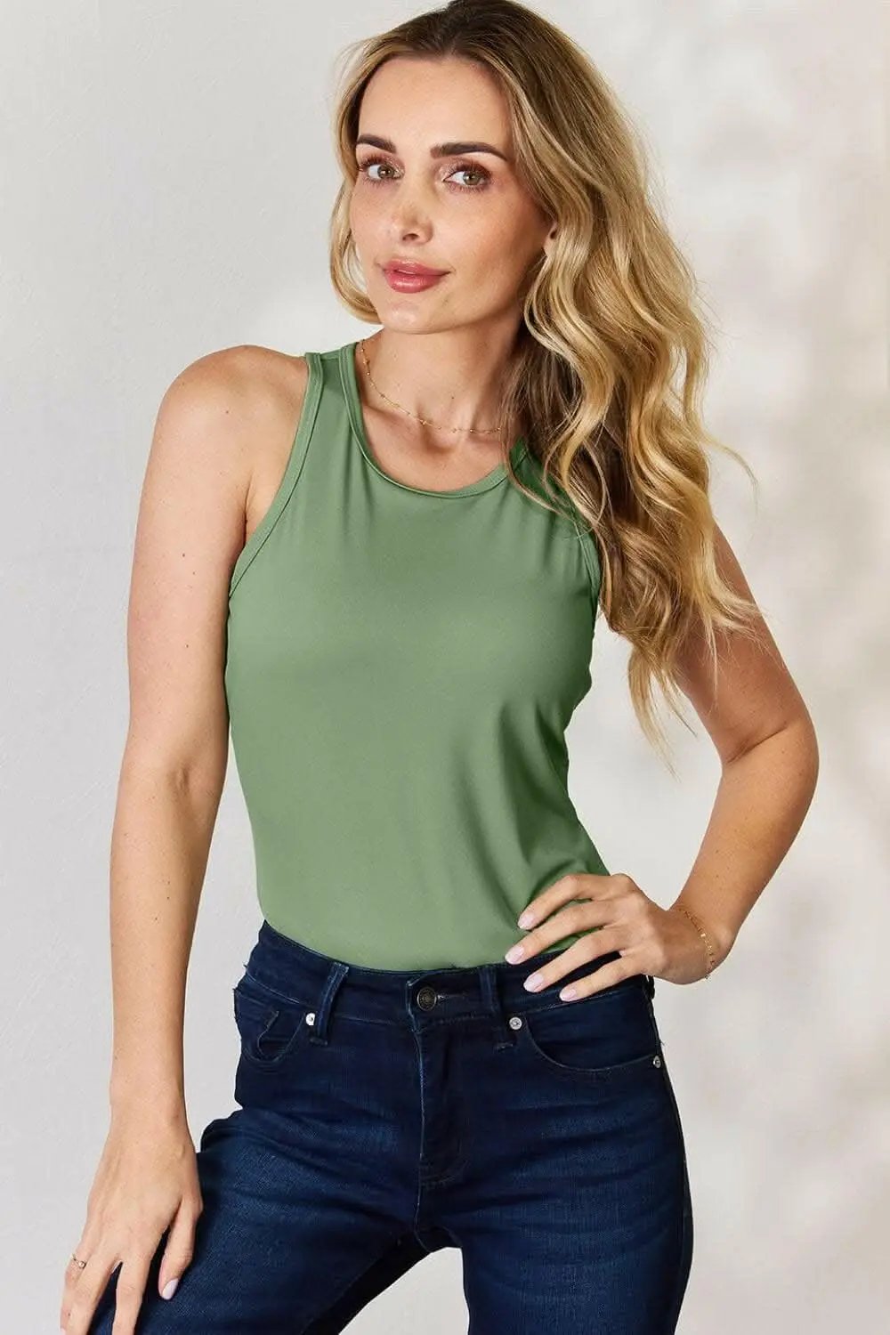 Trendsi Racerback Tank Top White — Comfortable Activewear For Any Season
