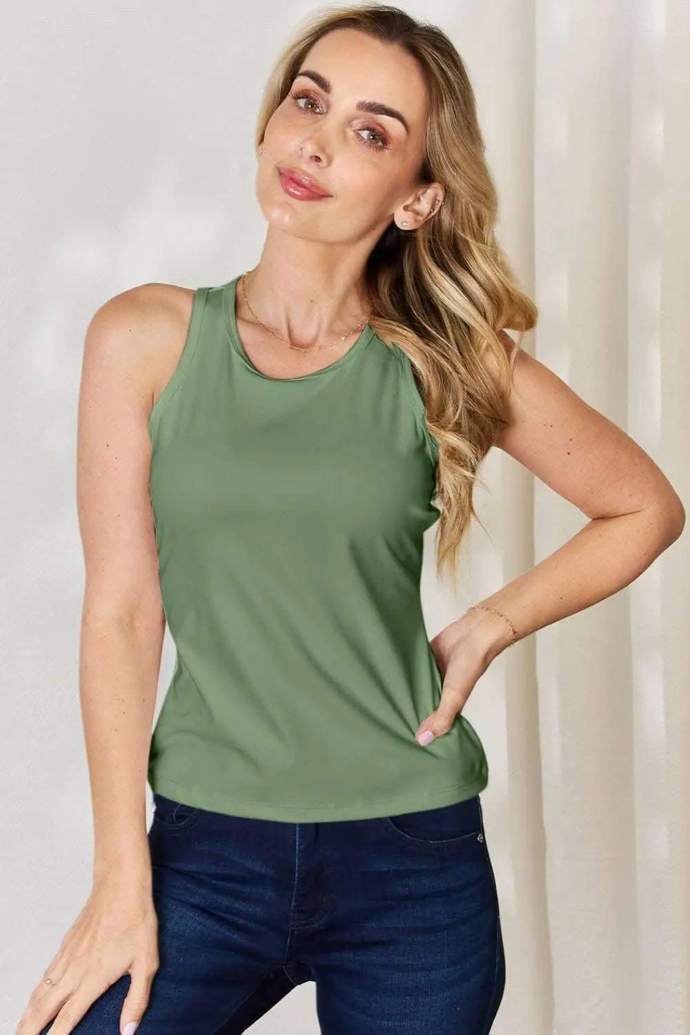 Trendsi Racerback Tank Top White — Comfortable Activewear For Any Season