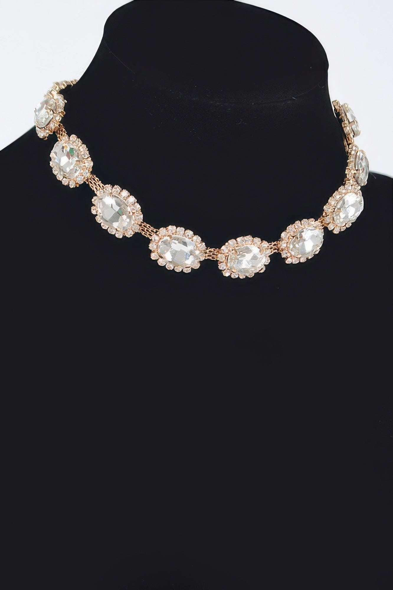 Rhinestone Oval Shape Necklace