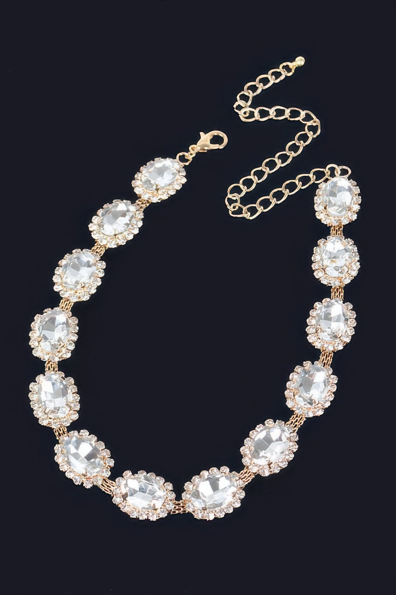 Rhinestone Oval Shape Necklace