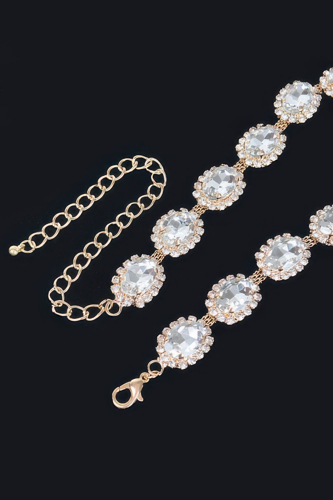 Rhinestone Oval Shape Necklace