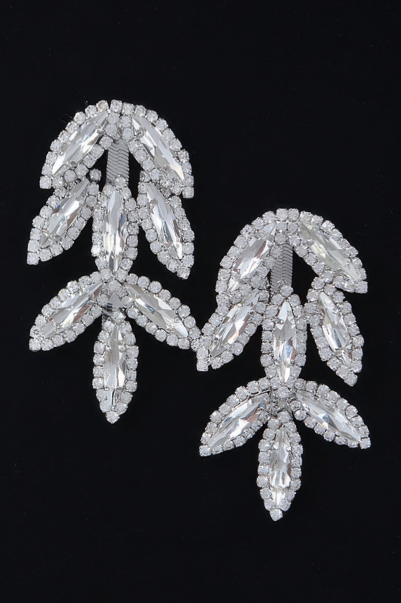 Rhinestone Leaf Earring