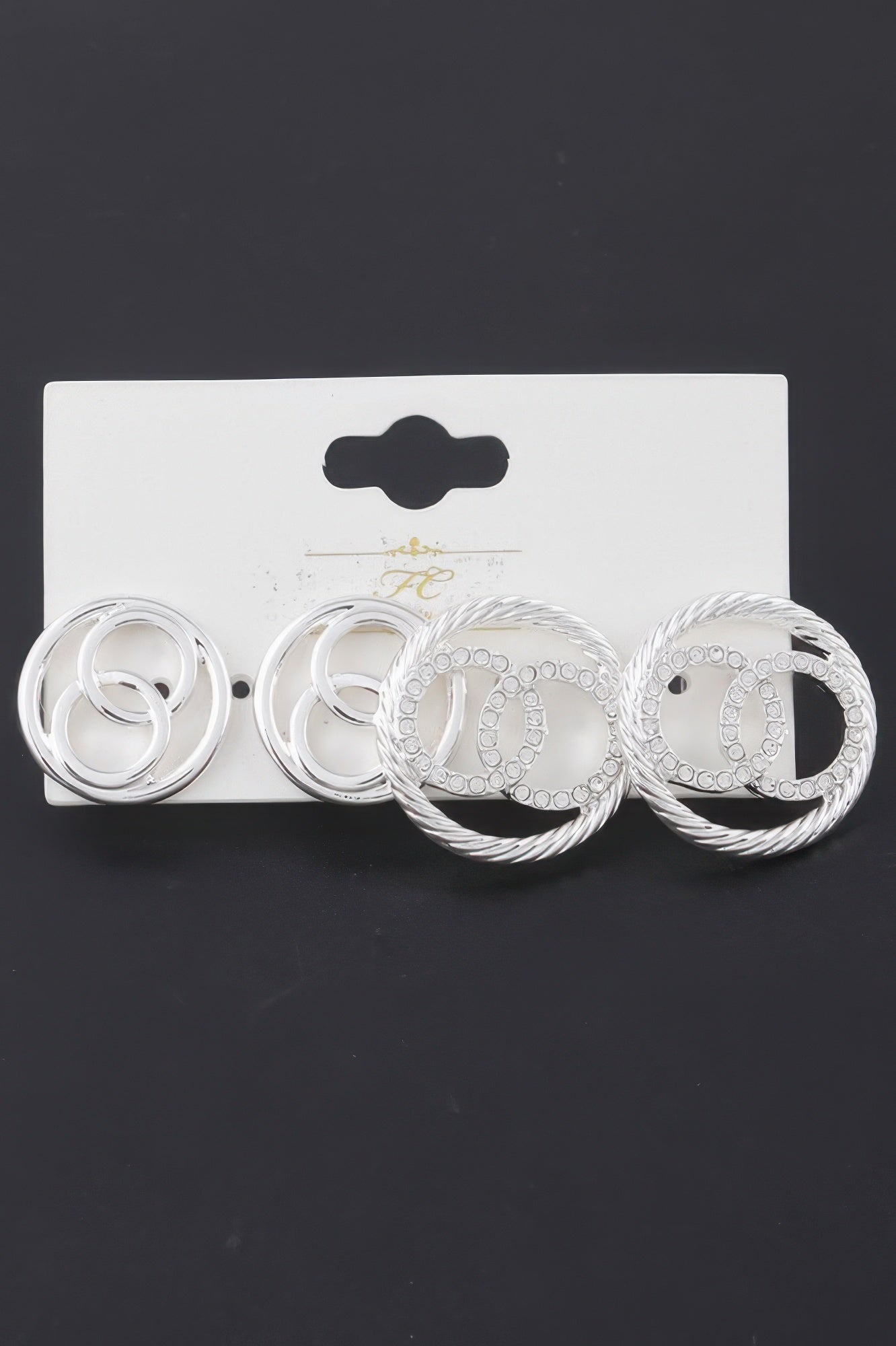 Jeweled Oo Stud Earrings Set