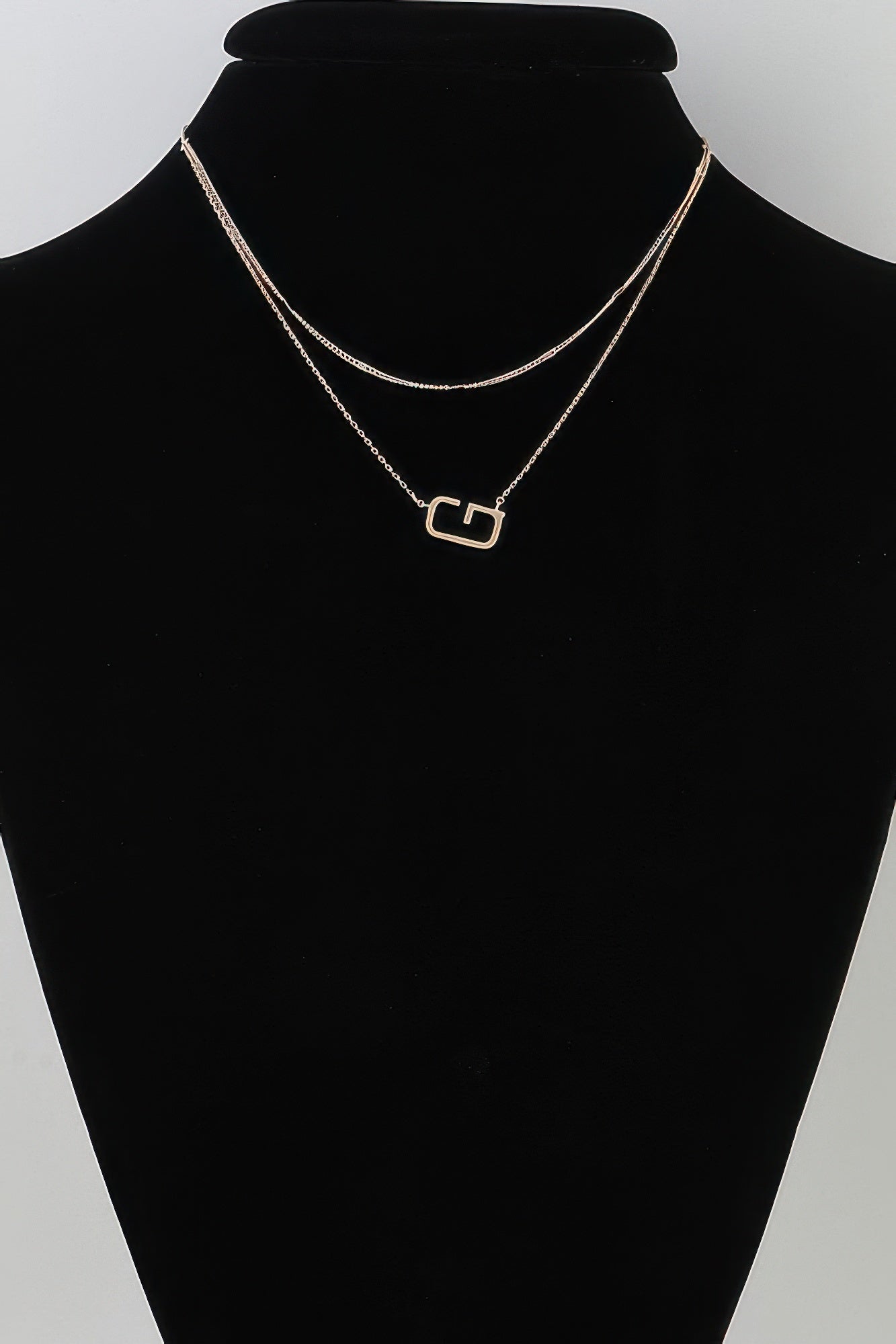 Polished G Pendant Chain Necklace
