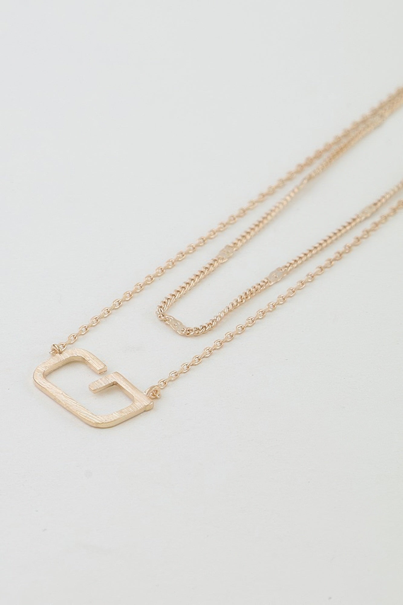 Polished G Pendant Chain Necklace