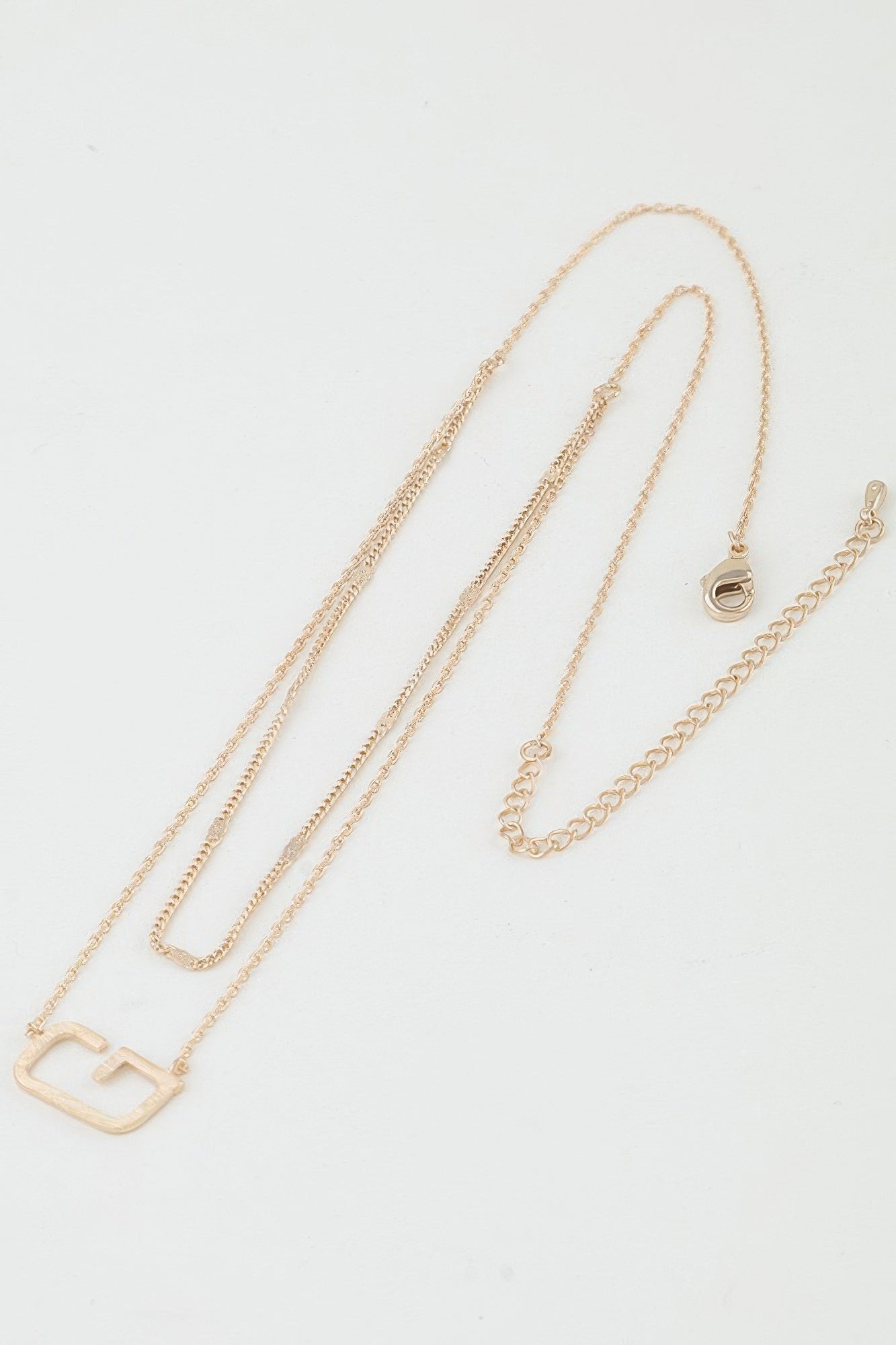 Polished G Pendant Chain Necklace