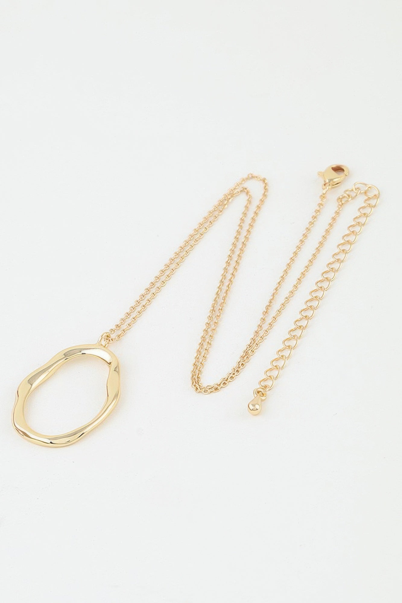 Hammered Ripple Oval Twisted Necklace
