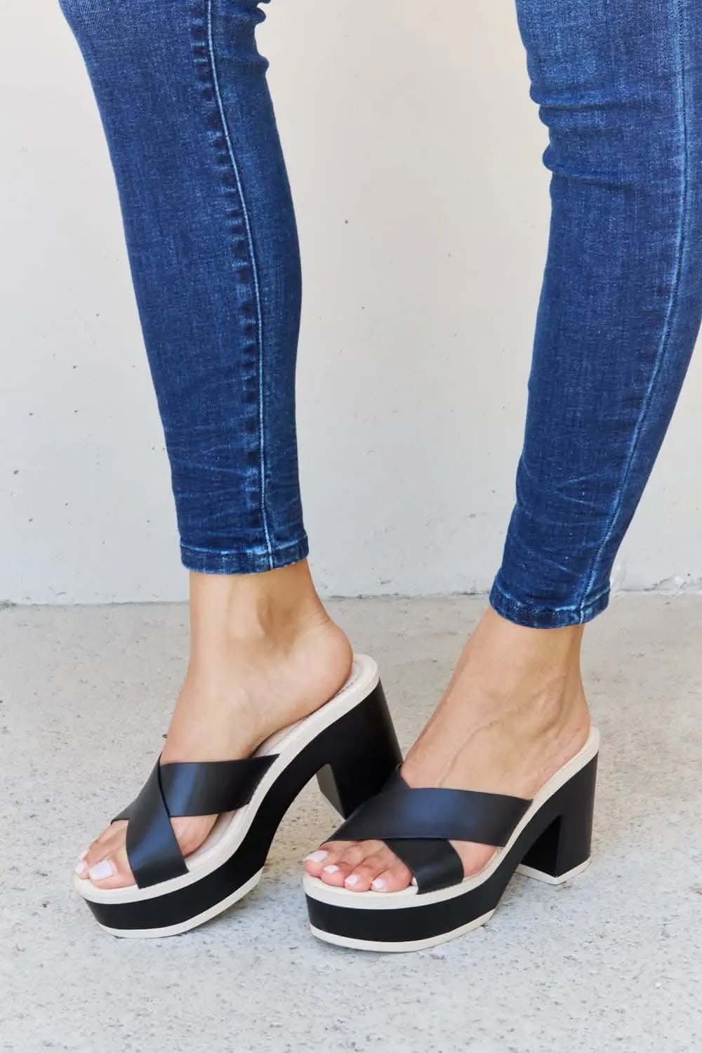 Trendsi Black Platform Sandals Women's Casual Shoes Comfortable Weeboo
