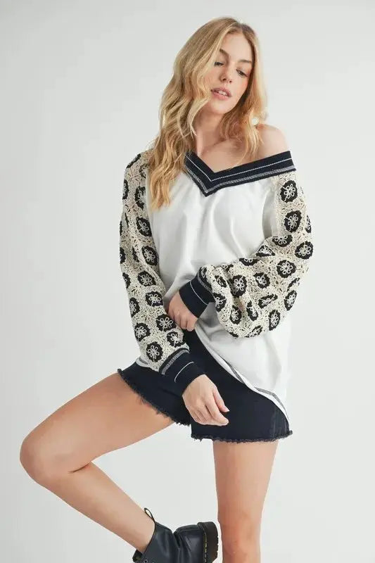T-Shirts Trendsi Aemi+Co Crochet V-Neck Top Ivory Small