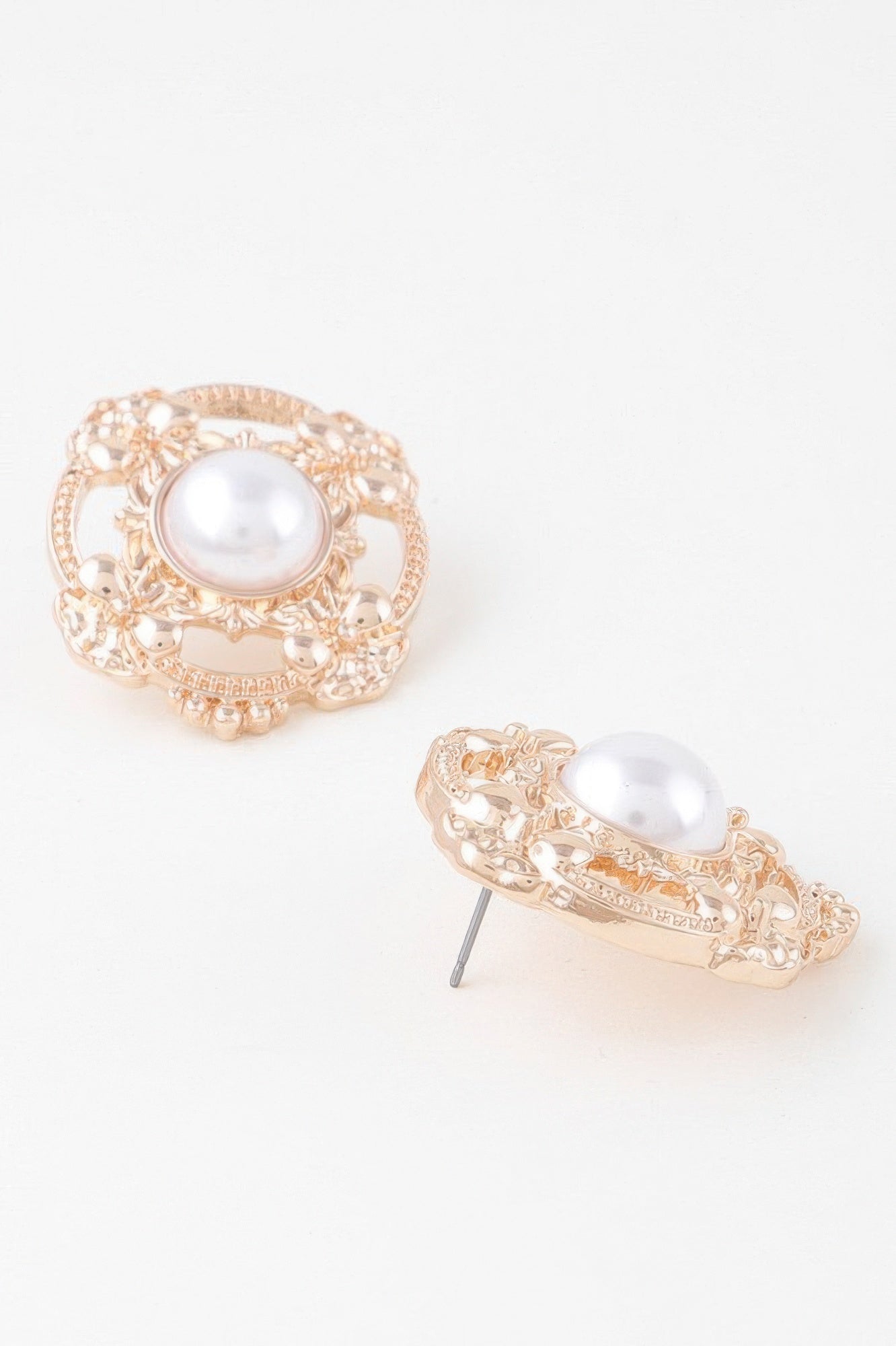 Antique Ribbon Pearl Stud Earrings