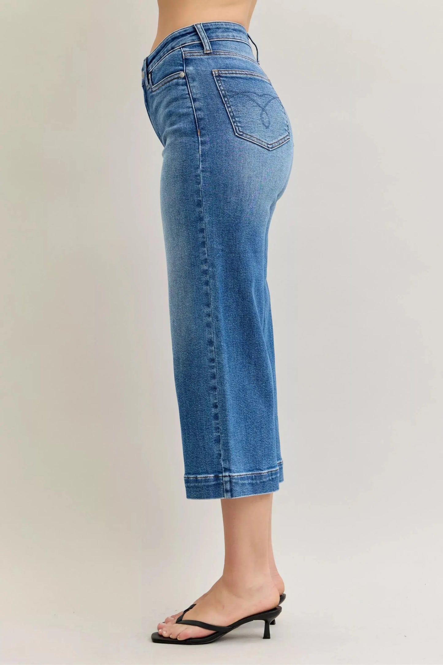 Judy Blue Jeans - Mid Rise Crop Wide Leg Jeans