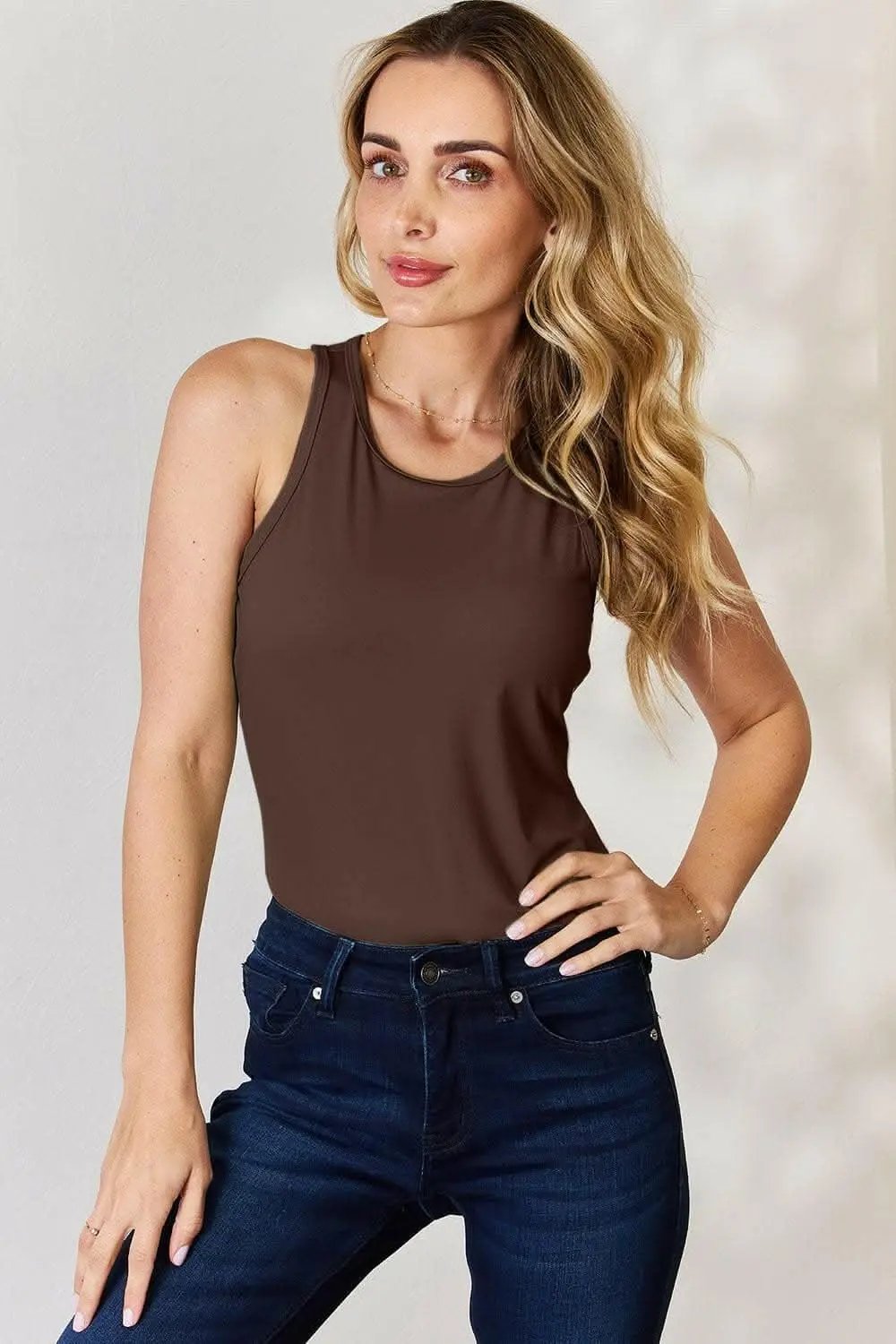 Trendsi Racerback Tank Top White — Comfortable Activewear For Any Season