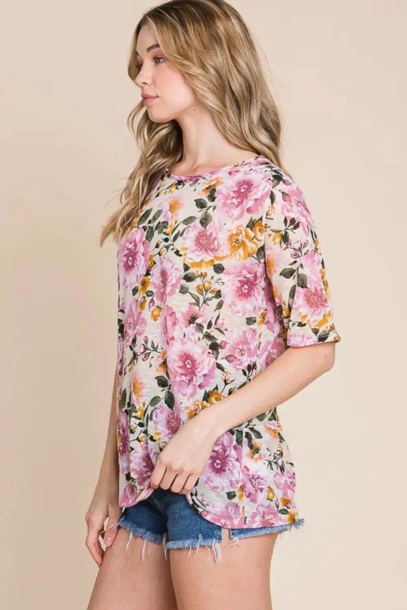 Shorts Trendsi Floral Round Neck Women's Casual T-Shirt - Soft & Comfy Top