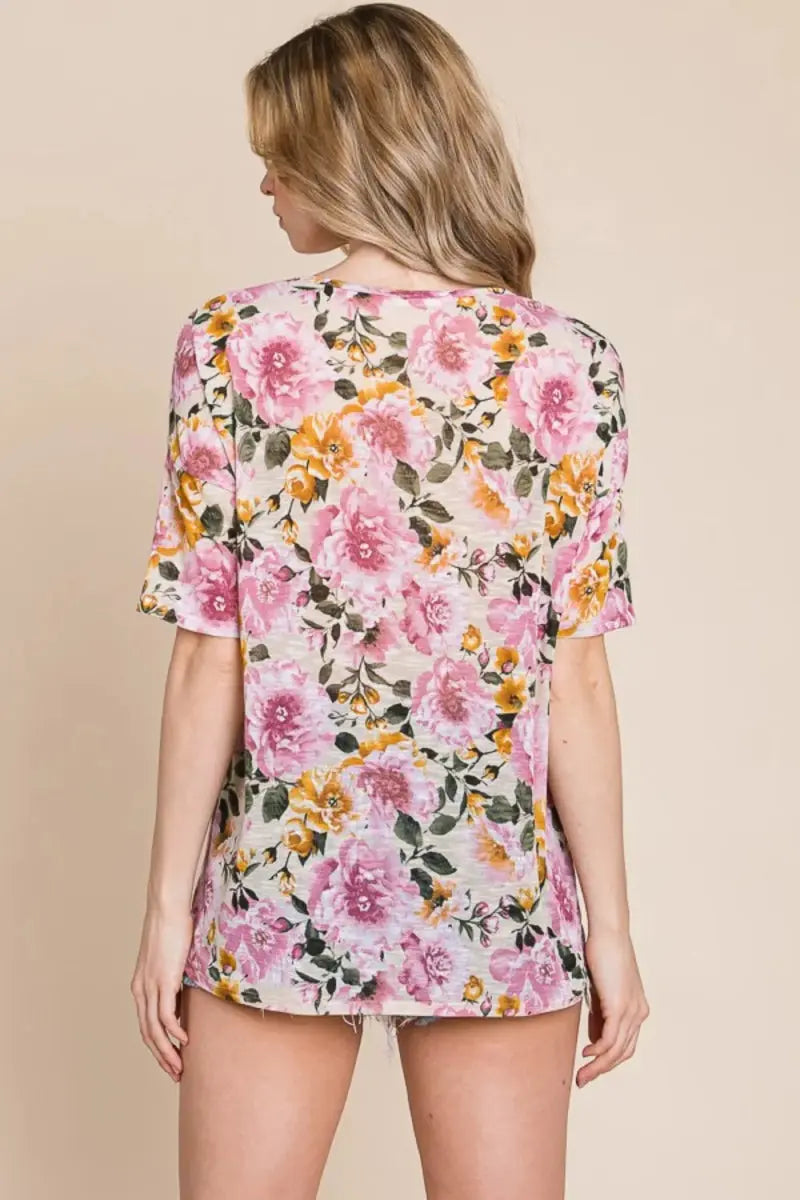 Shorts Trendsi Floral Round Neck Women's Casual T-Shirt - Soft & Comfy Top