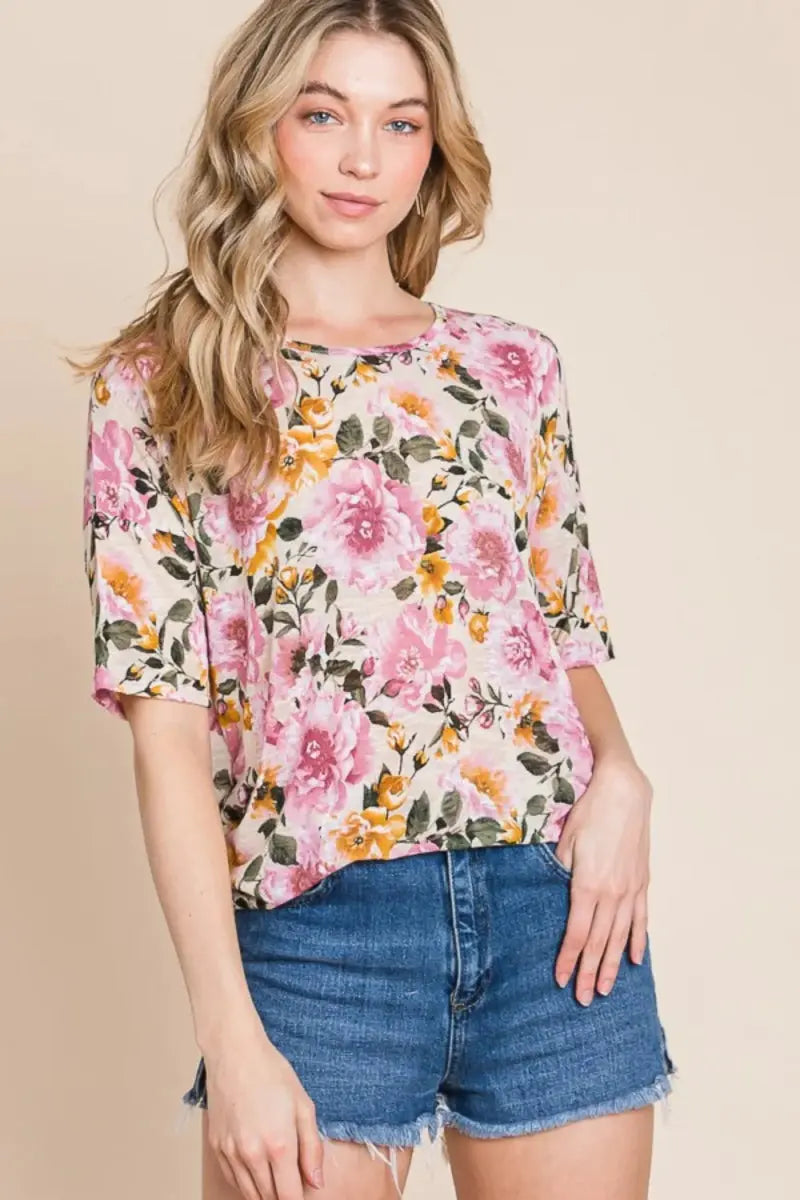Shorts Trendsi Floral Round Neck Women's Casual T-Shirt - Soft & Comfy Top