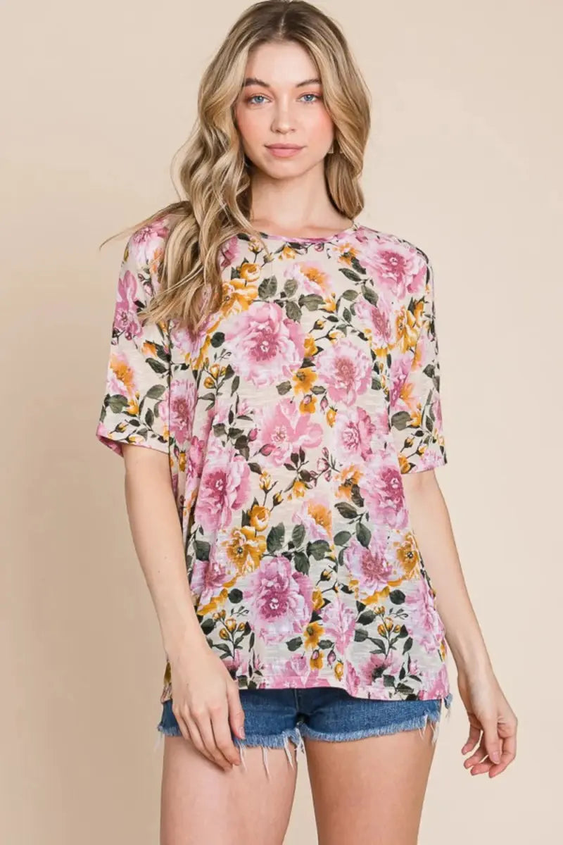 Shorts Trendsi Floral Round Neck Women's Casual T-Shirt - Soft & Comfy Top