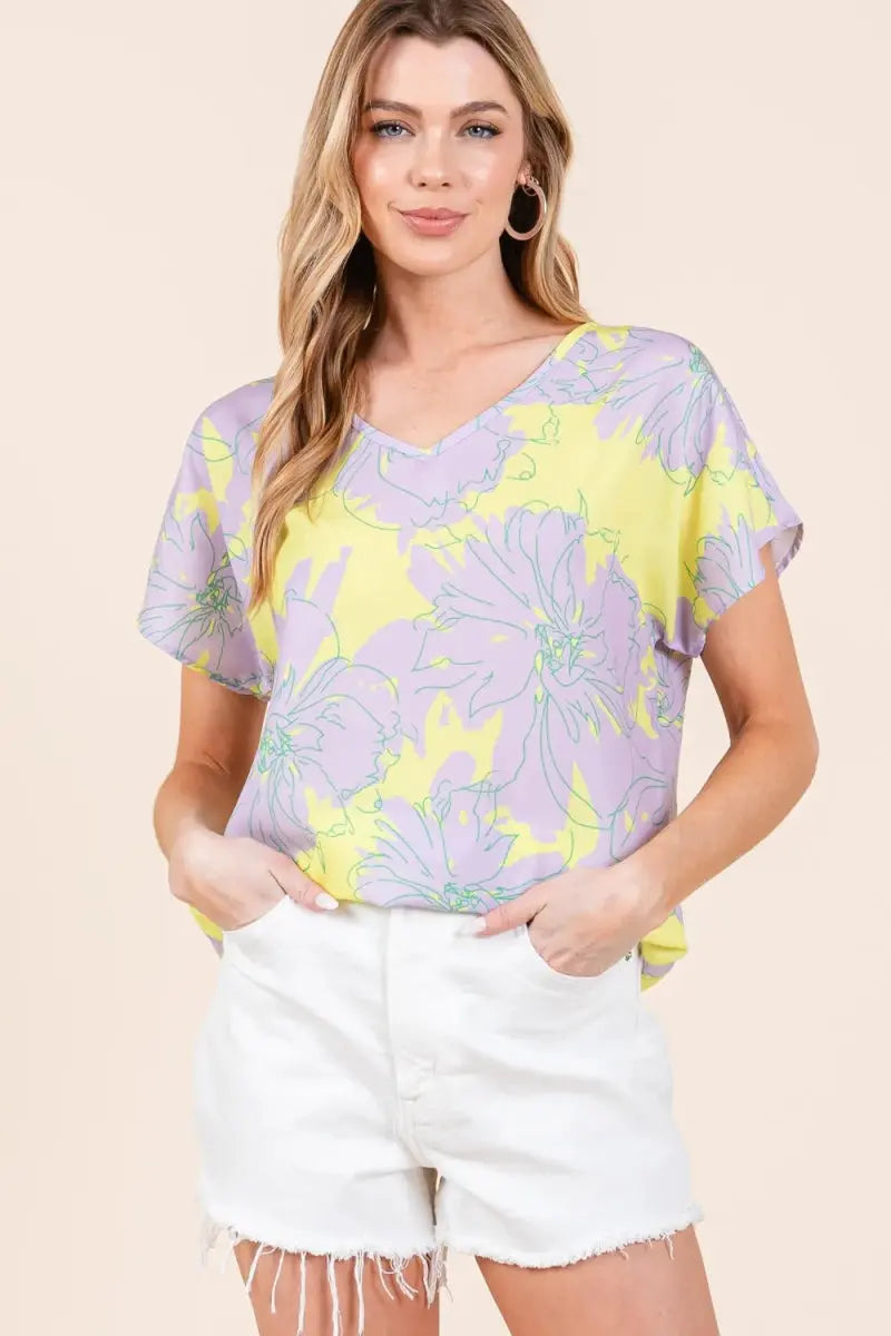 T-Shirts Trendsi Floral Tee Women's Casual Chic Short Sleeve T-Shirt Soft & Stylish