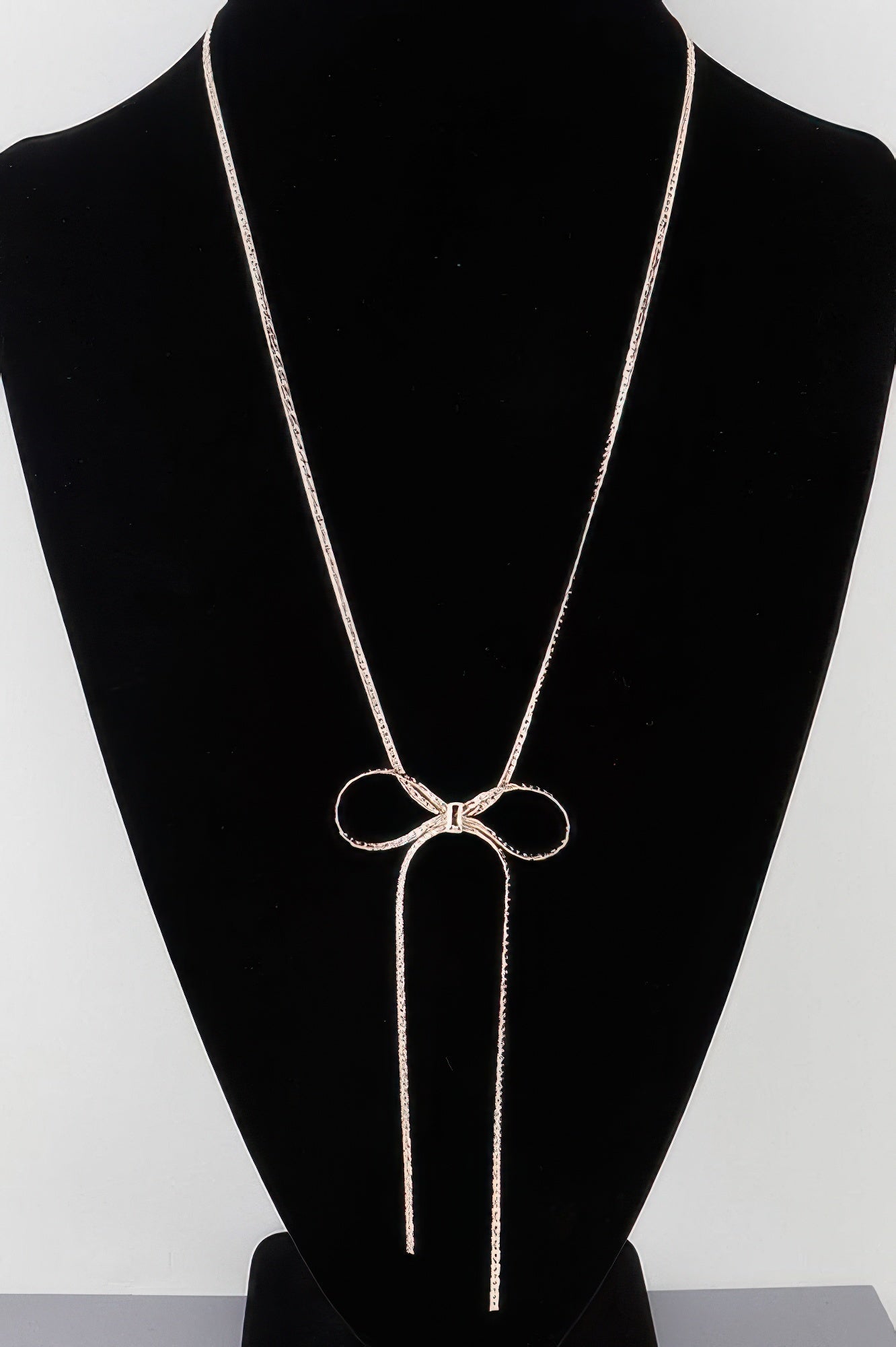 Bow Necklace