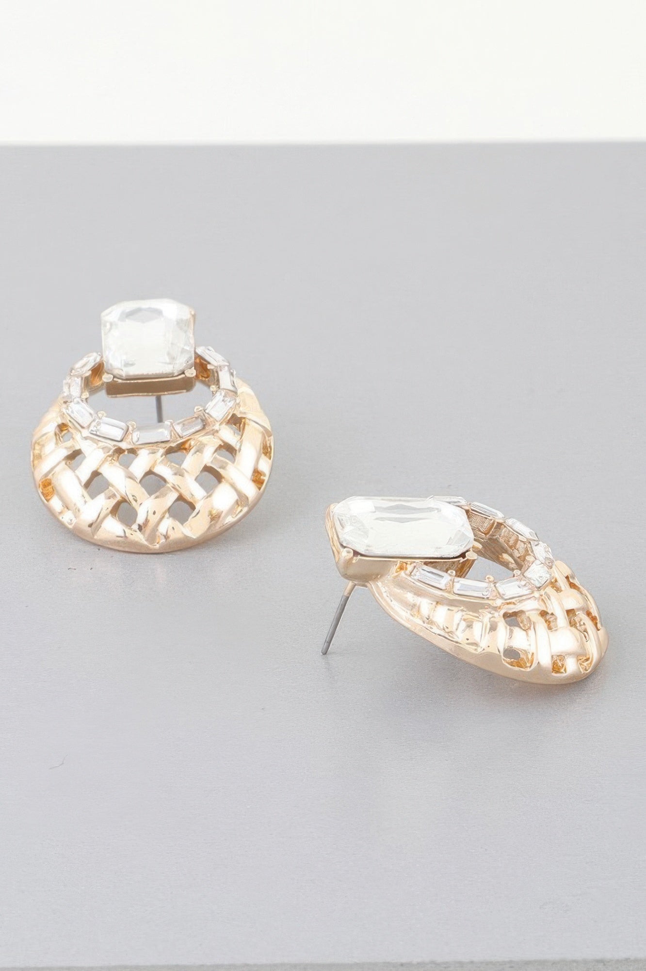 Chic Form Earrings