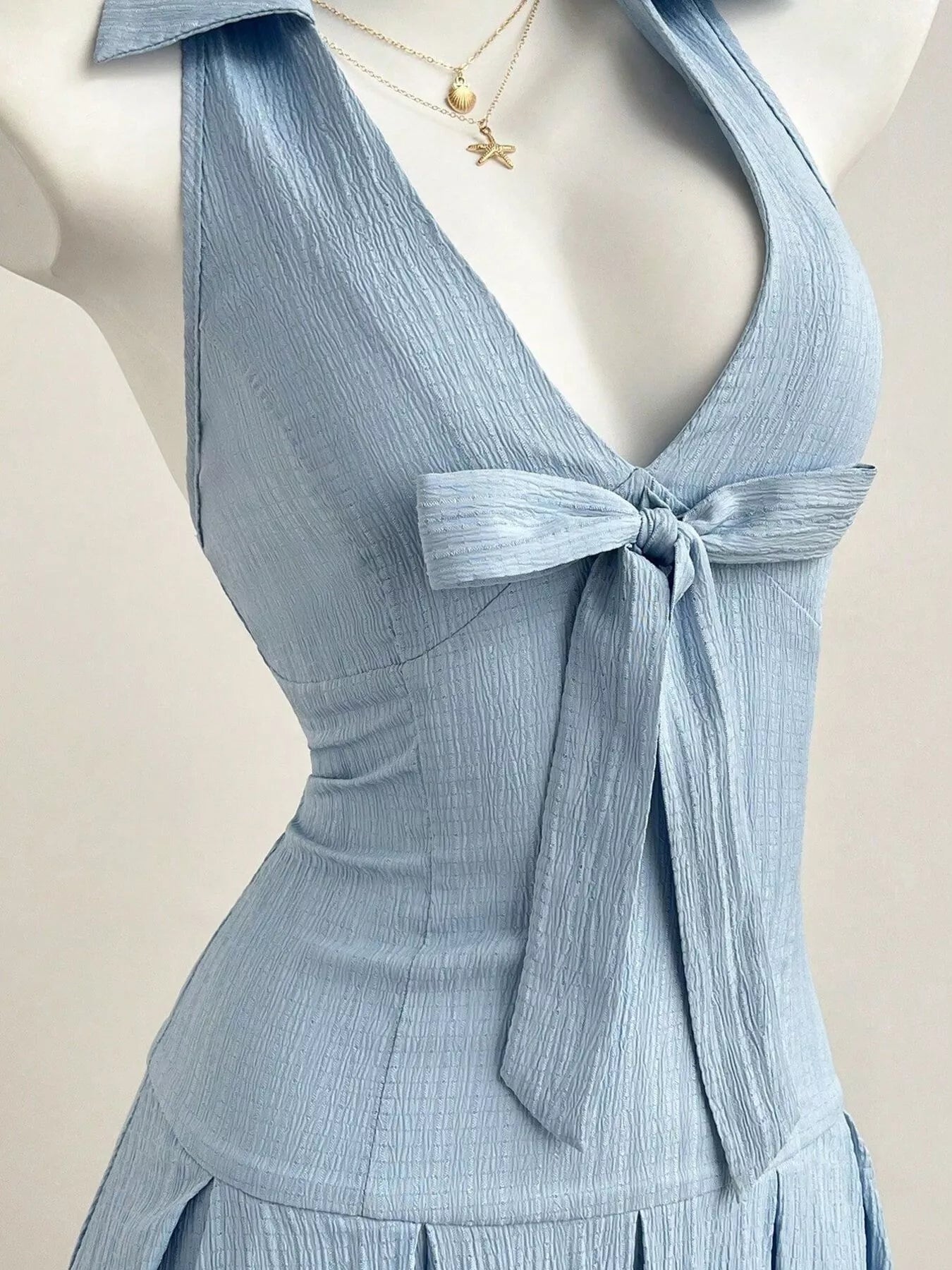 Blue Halter Neck Bow Tie Pleated Mini Dress