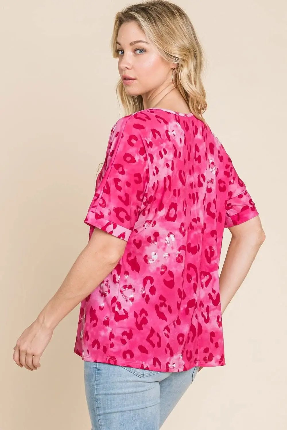 T-Shirts Trendsi Trendy leopard v-neck tee by bombom